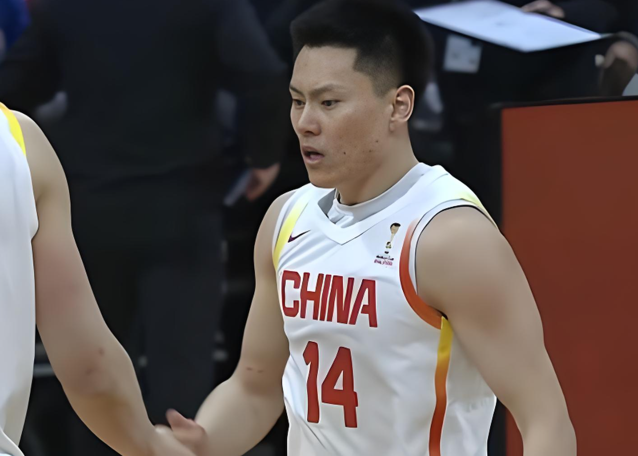 乐鱼官网官方网站-男篮赢7分!杨健大赞1人:能攻能守,起到了奇兵的作用