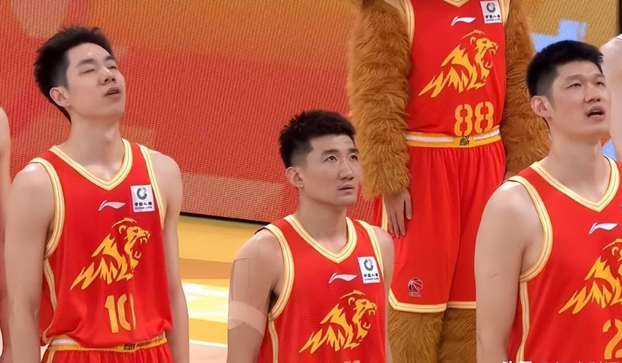 乐鱼体育-绝妙调整!广厦101-93击败上海挽回颜面,王博“弃2人”是关键
